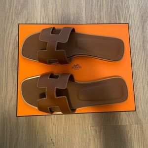 Hermes Oran Sandals - Brown - 39